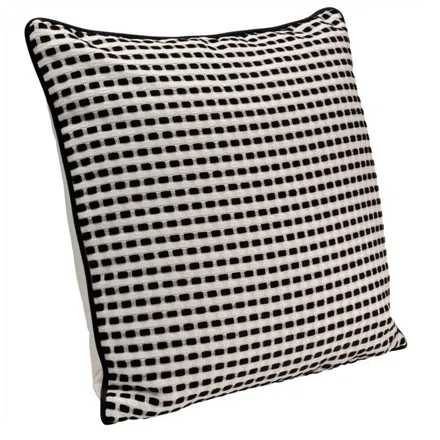 Dekoratiivpadi Jacky 45x45 must/valge