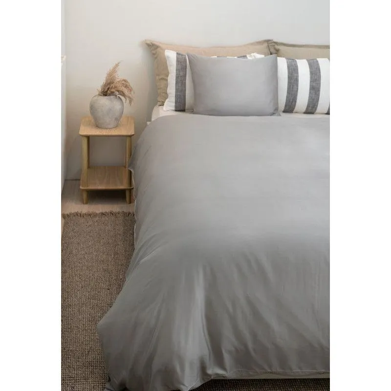 Voodipesukomplekt Fanni K Silky Bamboo 150x210/50x60 hall