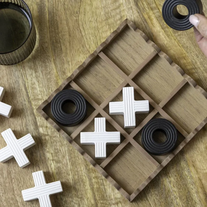 Trips-Traps-Trull must/valge